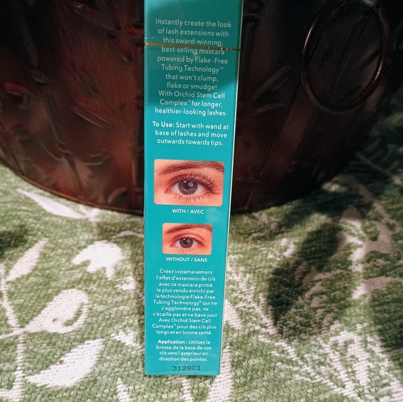 Thrive Causemetics Mascara - Bold Black - Picture 2 of 2